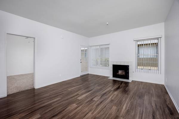 $2,495 / 2br - Affordable Rate! Ideally located * Beautiful 2 bed, 2 bath Unit! * (Hawthorne)63774460899585120