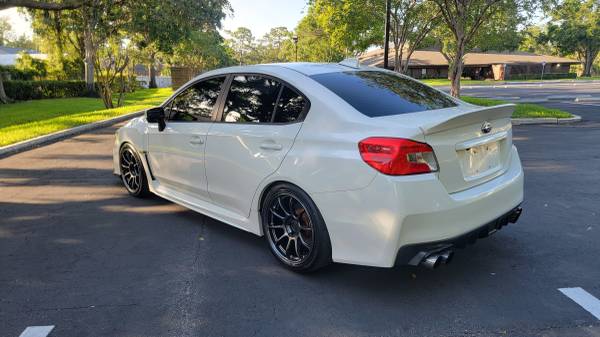 2015 subaru wrx base 6 velocidades - $11,900 (Clearwater)63443116400515124