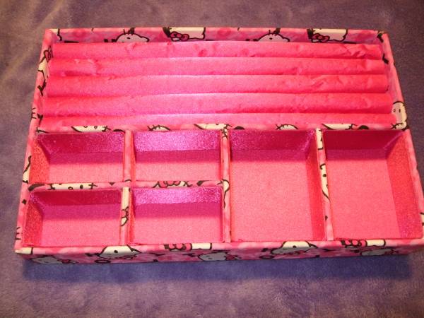 Hello Kitty Jewelry Organizer 1
