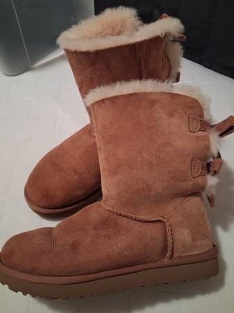 Sz 8 Uggs 1