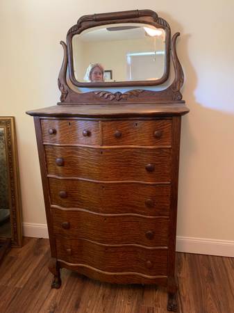 Chest Of Drawers 6 Drawer W/Mirror 1