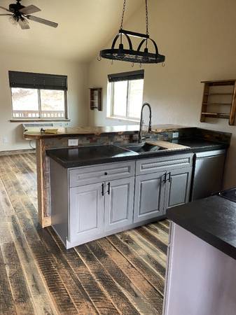 $1695.00 / 2br - 550ft2 - Cozy 2bd 1 bath with deck63656975278977122