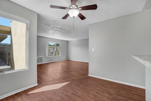 $2,030 / 1br - 700ft2 - Fitness Center with State-Of-The-Art Equipment, Dishwasher, Gas Stove (13811 Shoemaker Ave, Norwalk, CA)63876482013313122