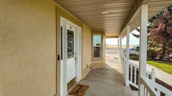 $1,248,000 / 3br - 2253ft2 - STUNNING VIEWS Private COUNTRY HOME-9.201 AC-15.5 Shares Wtr-NEW SHOP (Twin Falls)63904465002371122