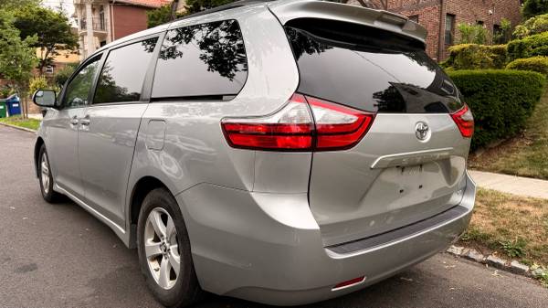 2019 TOYOTA SIENNA FWD LE - $14,499 (Flushing)63618007180289124
