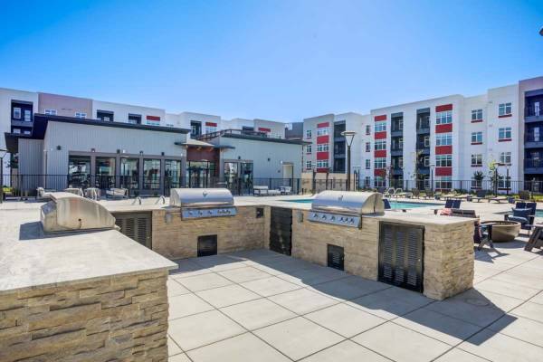 $2,310 / 2br - 1000ft2 - Soft Close Cabinetry, In West Sacramento, 2/bd (2301 Jefferson Blvd , West Sacramento, CA)63900568041986121