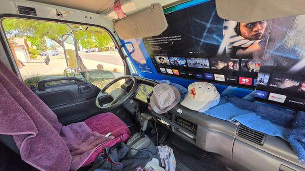 2005 Isuzu NPR 16-Foot Turbo - Photo 4