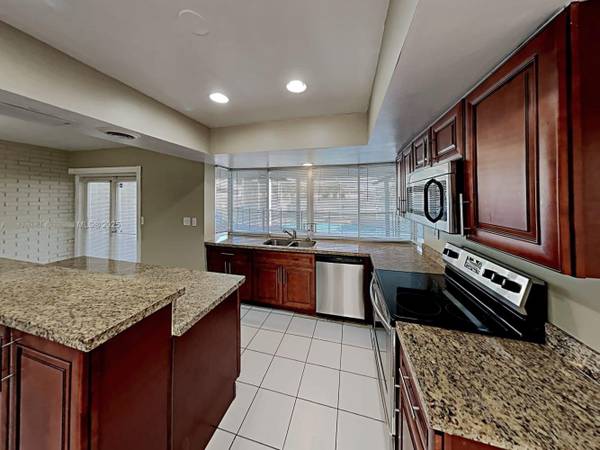 $3,440 / 3br - 1888ft2 - 3B/2B Single Family Home with Pool in Hollywood (Hollywood Beach)63906439680899120