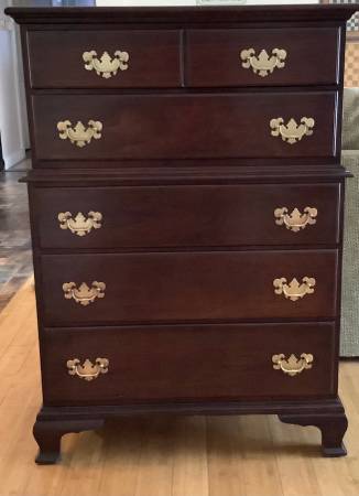 VINTAGE SOLID GENUINE MAHOGANY DRESSER (2 over 3) 1