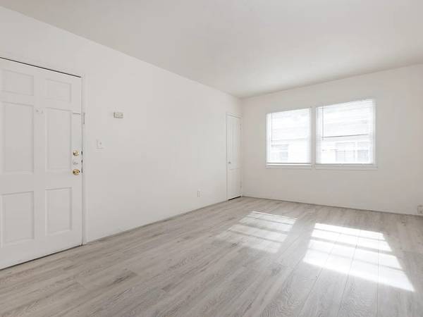 $1,500 / 1br - TIMBER LOFT WITH ONE BEDROOM AND 1.5 BATHROOM. (san diego)64037219021699120