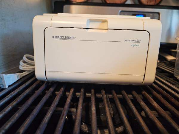 Black and Decker Spacemaker Optima - $30 (Mamaroneck)63436999629697121