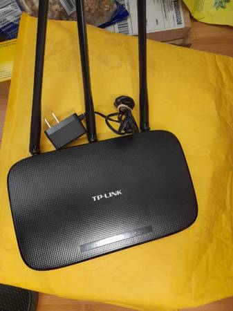 Router inalámbrico N de 450 Mbps de TP-Link (TL-WR940N) - $20 (petaluma)63439914852995123