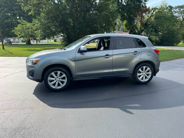 2013 Mitsu Outlander Sport 4wd - $5,995 (Greenwood)63621995571585121
