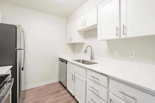 $1,695 / 2br - 900ft2 - Window Coverings, 24/7 Emergency Maintenance, Extra Storage (3710 SE Concord Rd, Portland, OR)63999315443842122