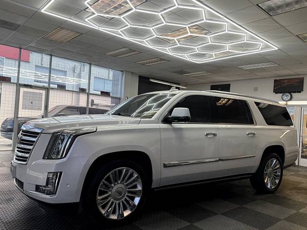 2017 Cadillac Escalade ESV Platinum 1