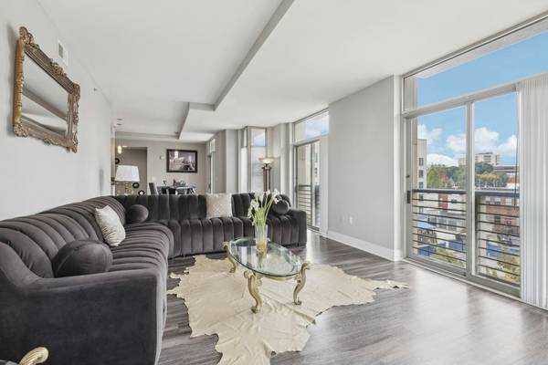 $1,440 / 1br - 744ft2 - 1B/1B, Pets Allowed, Pool (171 Auburn Ave NE, Atlanta, GA)63963857712259123