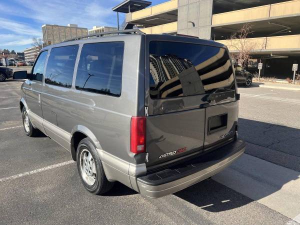 Furgoneta Mini Chevrolet Chevy Astro Base AWD de 3 puertas 2003 - $8,995 (+ Pammi Motors)63619824999811124