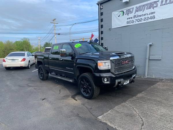 2019 GMC Sierra 3500HD Denali Crew Cab  Short Box 4WD - $43,944 (Plaistow, NH)63622658035843121