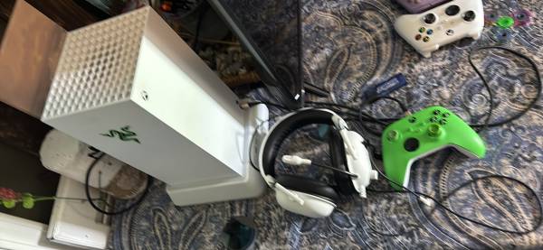Xbox One X 1 TB - $330 (Westlake)62972002608641121