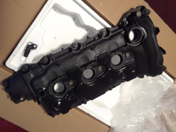 General Motors valve cover 1