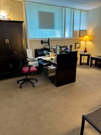 $2,250 / 730ft2 - Renovated First Floor Office Suite (oakland lake merritt / grand)64203025519746121