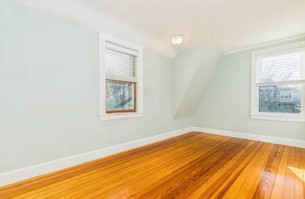 $900 / 2br - !~first floor 2 bedroom apartment-/-Located on a quiet dead-end stree (Highland Park, NJ)63676257601155120