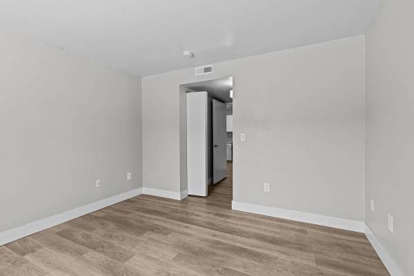 $1,580 / 1br - 722ft2 - Move-in Special: 1 Month Free on Selected 1-Bedroom Units!63787014697091121