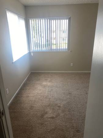 $1,375 / 1br - 658ft2 - AMAZING 1 BEDROOM 1 BATH WITH NEW CARPET AND WASHER/DRYER (GATED COMMUNITY)64008334093697124