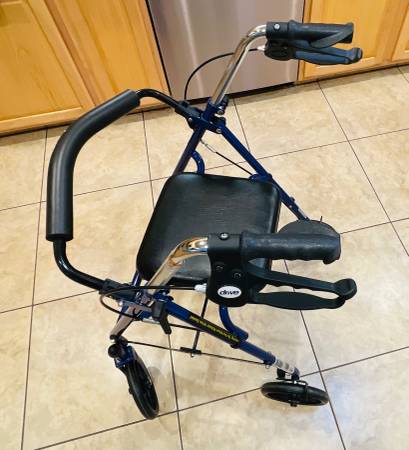 New 4-wheel rollator walker 1