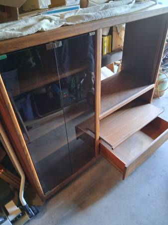 Entertainment Center - Price Reduced - $75 (Anchorage)63470289079425121