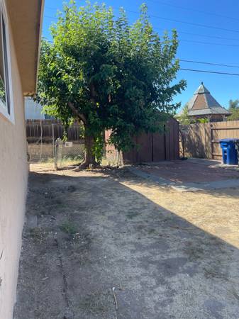 $2,395 / 2br - 890ft2 - 2 Bedroom / 1 Bathroom Home – Gated Property with Private Yard (El Cajon)63998455234818122
