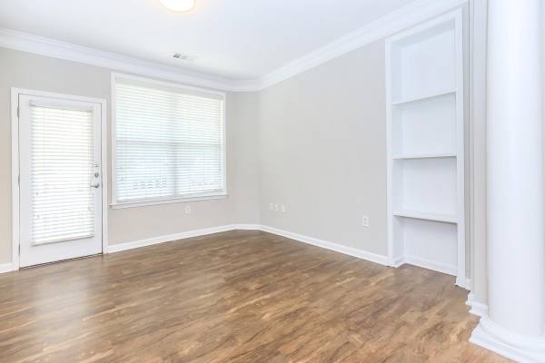 $1,914 / 2 habitaciones - 1265 pies cuadrados - Laurel MD, techos de 9 pies, 2/hab 2/ba (14720 4th St, Laurel, MD)63694501258371122