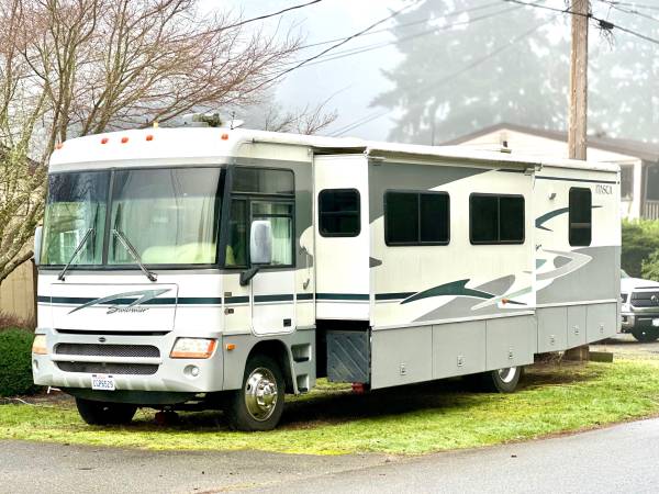 2003 Itasca Suncruiser 35U – Clean, Well Kept, Ready to Travel 1
