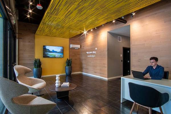$1,857 / 425ft2 - 🌞 ¡4 semanas de alquiler gratis! Apartamentos Sundodger: ¡Vida ideal en el U-District cerca de UW! (4218 Roosevelt Way Northeast, Seattle, WA)63850642015235122