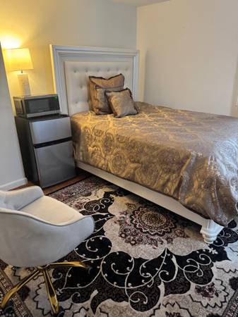 $795 / 1br - 700ft2 - Habitación amueblada en alquiler con baño privado - $795 al mes (Hyattsville)63611884857475121