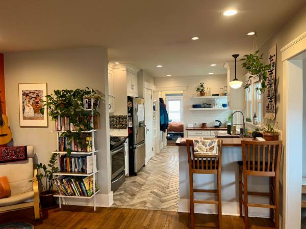 $2,900 / 3br - 2350ft2 - Acogedora casa unifamiliar en el Distrito Histórico (amueblada) (Wenatchee)63690701575299123