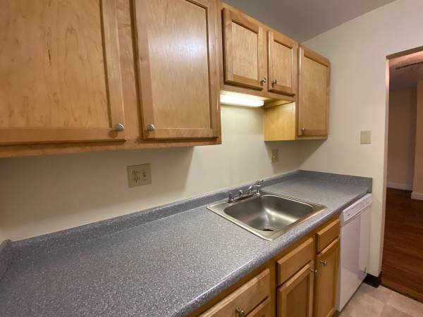 $1,895 / 2br - 833ft2 - Remarkable Value! Unbeatable Location! Upgraded 2 BR For Rent! (163 Eastern Ave Manchester)63931659590146123