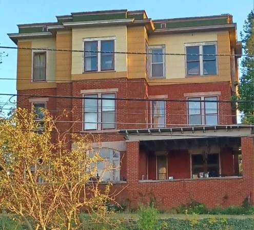 $600 / 6br - 92ft2 - Habitación privada amueblada en casa histórica – $600/mes – Se busca compañero (Downtown Lafayette)63680139828099121