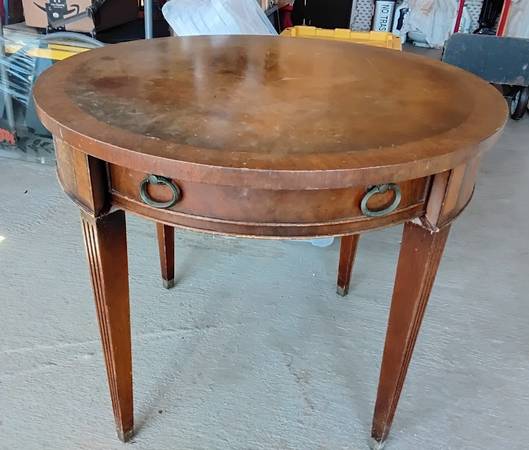 Round coffee table 1