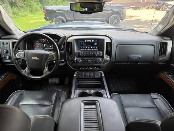 2019 Chevrolet Silverado HD - Photo 12
