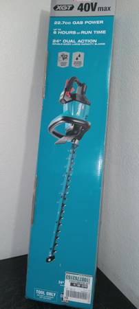 Makita 40v hedge trimmer 1