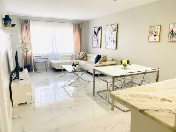 $2,800 / 1br - 900ft2 - STYLISH 1BR 1.5BA CONDO 1Block to Aventura Mall (Aventura)63825134851073120