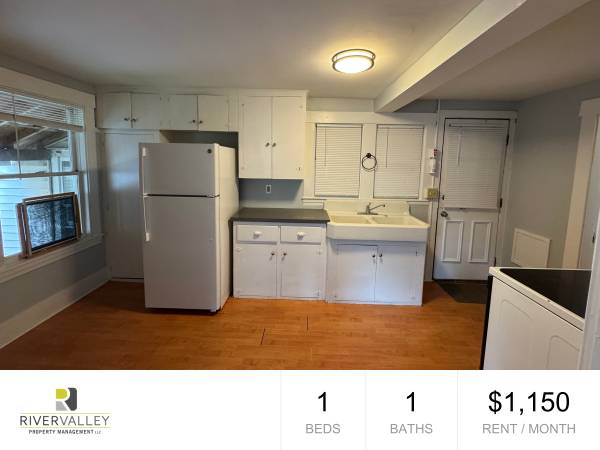1 One Bedroom Close to Downtown Springfield- 120 Main St - Apt 9 1