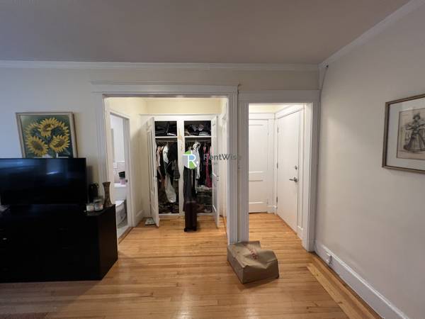 $2,095 Renovated DEC studio b/t Wash Sq Brookline and Brighton Ctr! NO FEE! (Brighton)63828338938627123
