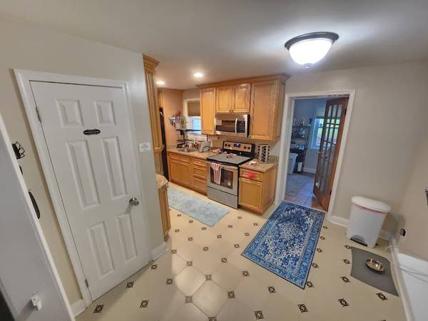 $1950.00 / 2br - 875ft2 - Amueblada y encantadora casa unifamiliar de 2 habitaciones y 1 baño compartida en Halethorp63694965201795124
