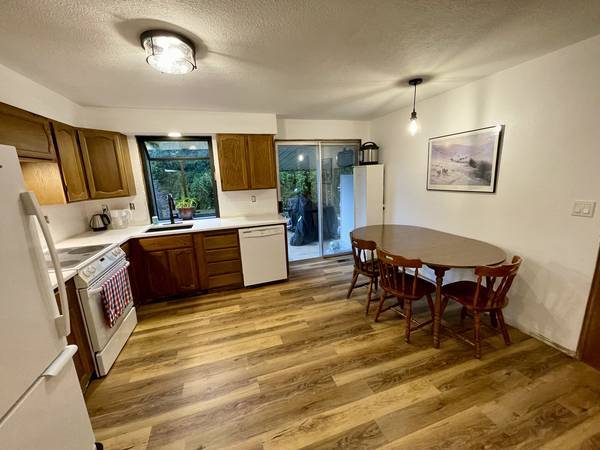 $750 / 3br - 132ft2 - Private Room + Bath in Renovated Home – All Utilities Included! (Portland, OR)63672601312001123