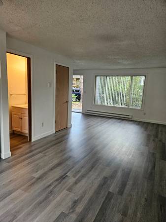 $1,975 / 2br - Quiet Mukilteo Townhome End Unit (Mukilteo)63948083545859122