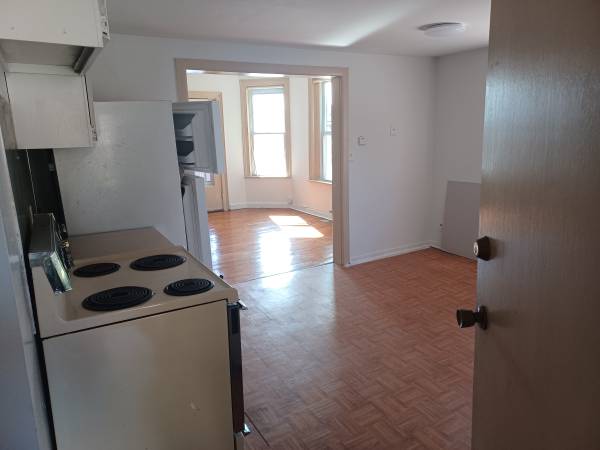 $850 / 2br - Two bedroom  downstairs  apartment (Grand Haven)63882239942017120