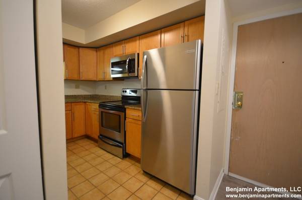 $3,000 / 1br - **1 month free ** NO fee ** Central Square 1 bed 1 bath. Pet ok. (Central Square)63810039768323122