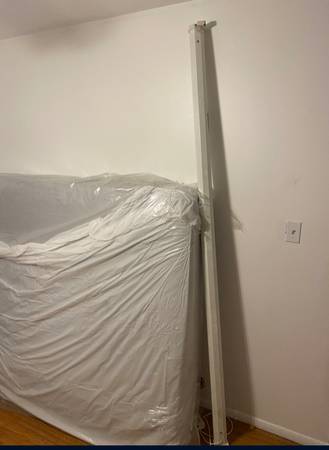 8ft Long Project Screen 1